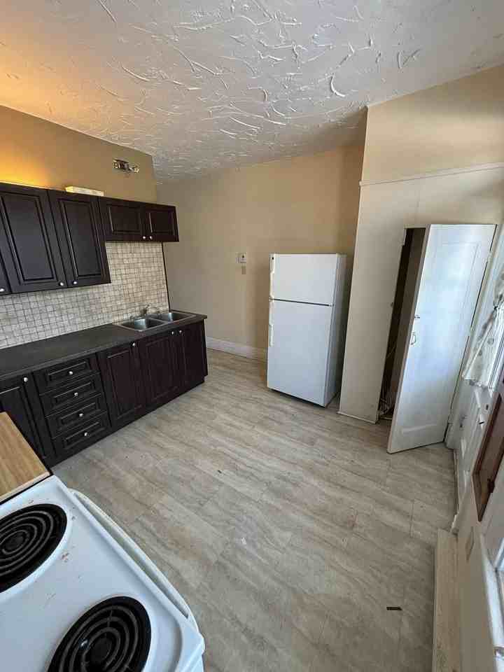 1123 Boul Saint-Joseph E - Photo 3 of 11