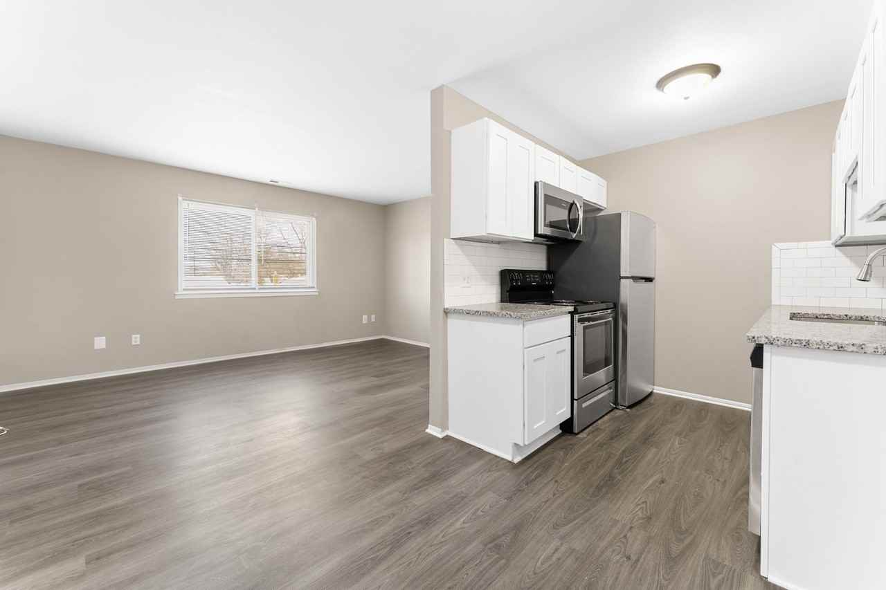 Huron River Garden City - Photo 3 of 18