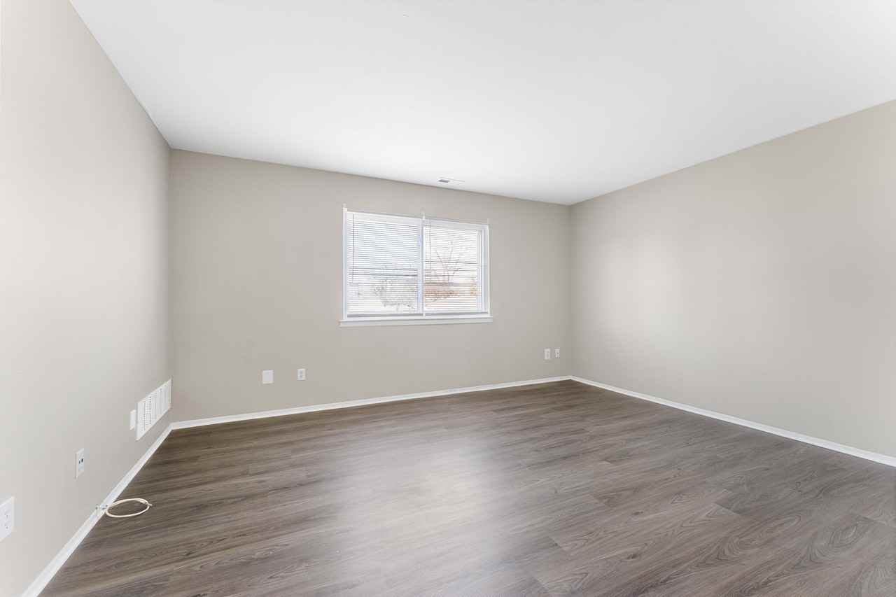 Huron River Garden City - Photo 6 of 18