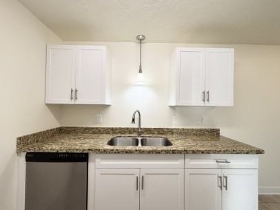 Cooper Apts 4768 - Photo 3 of 11