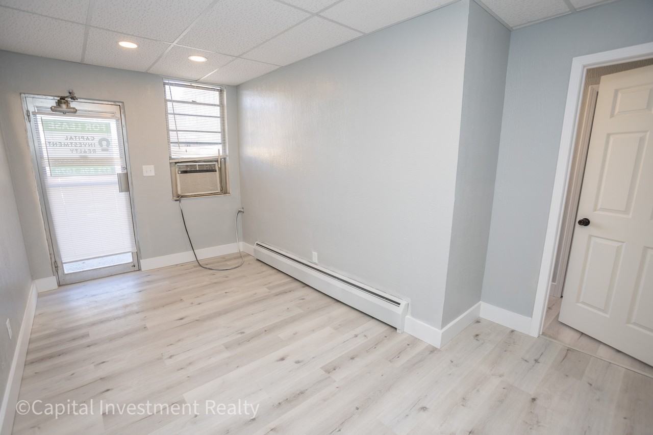 210 East Dunklin Street - Photo 5 of 26