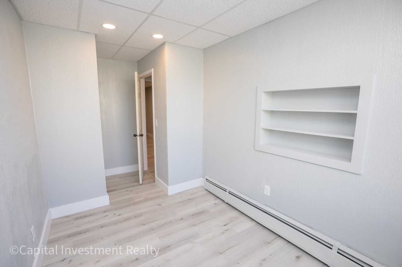 210 East Dunklin Street - Photo 7 of 26