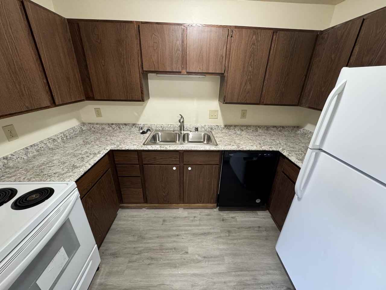 RM 2355 Chalet Gardens Road - Photo 2 of 20