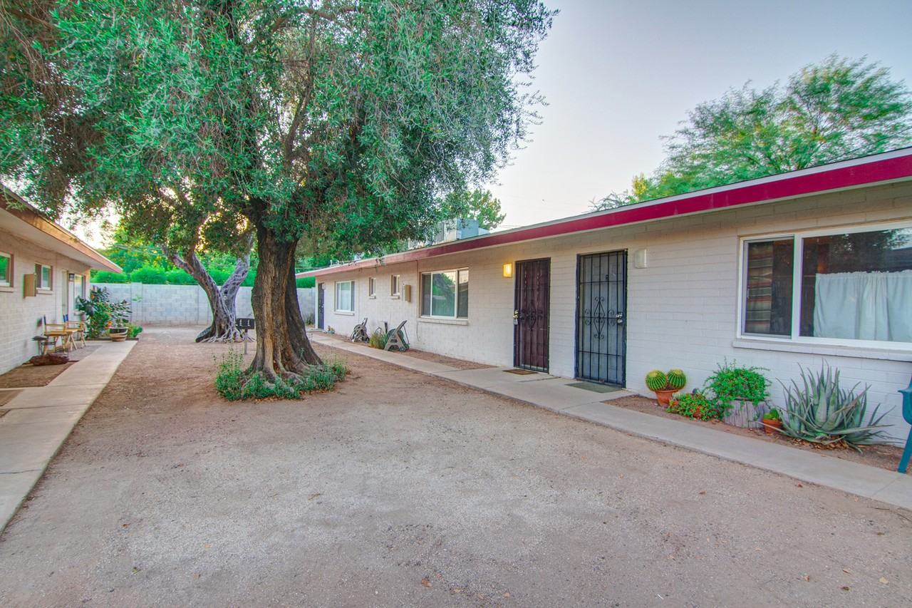 6 at 23rd Avenue - Photo 2 of 19