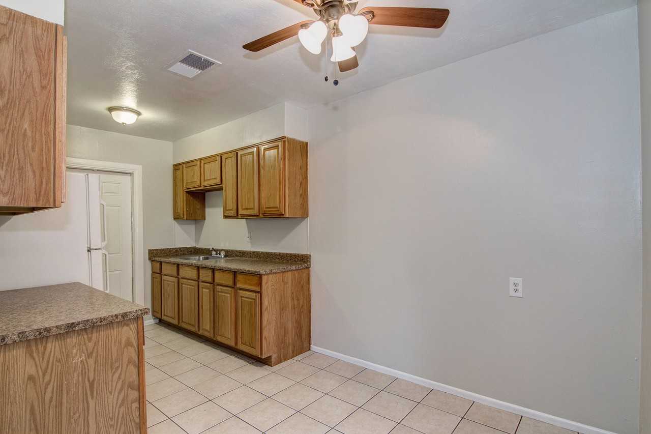 6 at 23rd Avenue - Photo 7 of 19