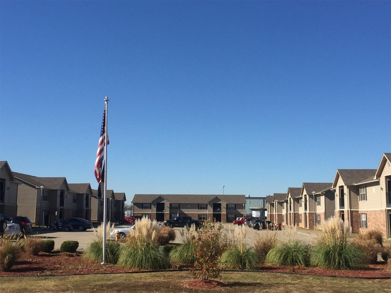 Huntington Chase Apartments - Photo 4 of 6