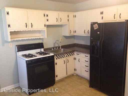 180 Toni Pl SE - Photo 3 of 9