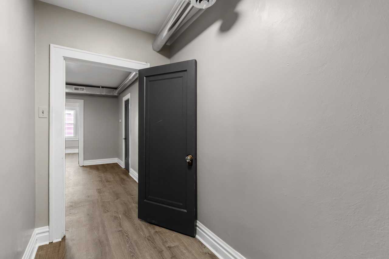 5618 South Grand Boulevard - Photo 3 of 17