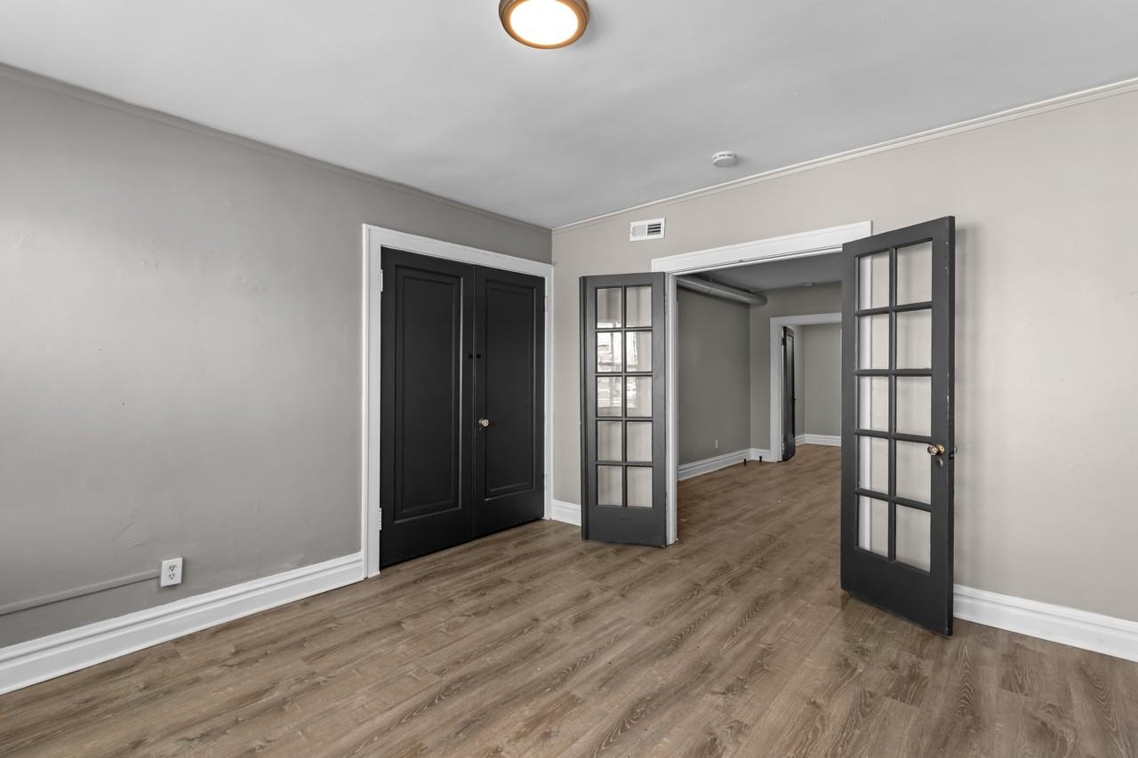 5618 South Grand Boulevard - Photo 6 of 17