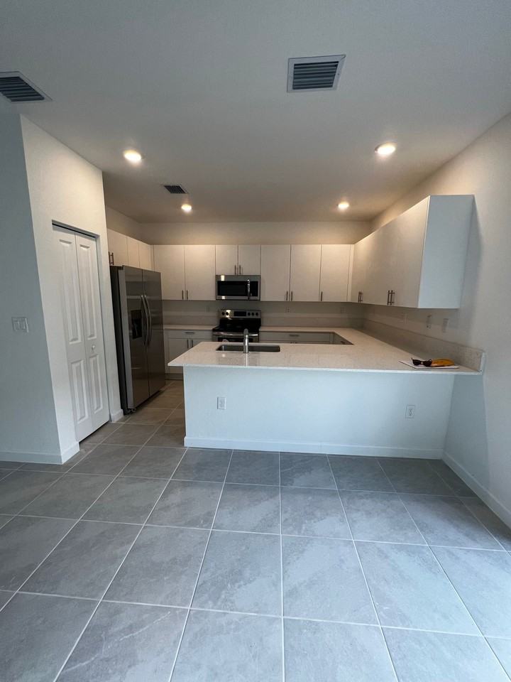 13244 Sw 286th St #12 - Photo 7 of 8