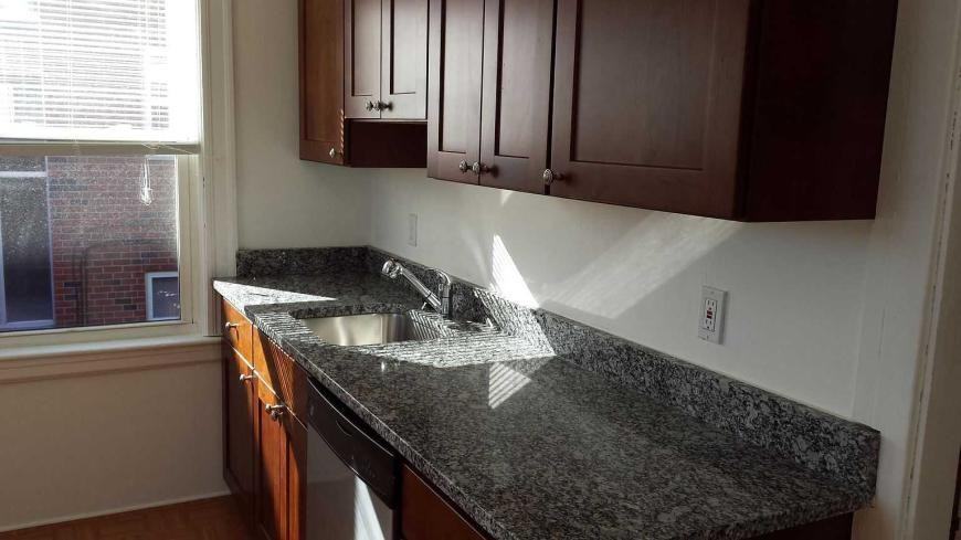 32 Commonwealth Ave - Photo 3 of 6