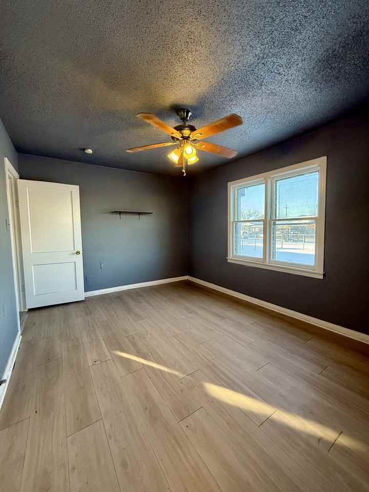 4907 37th St #1 - Photo 6 of 13