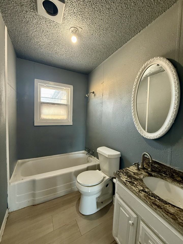 4907 37th St #1 - Photo 7 of 13