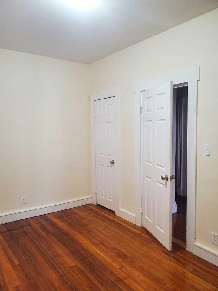 127 Harrishof St - Photo 2 of 9