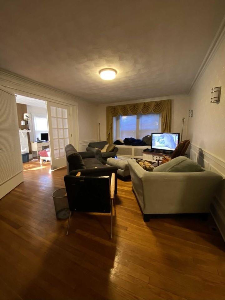 140 Commonwealth Ave - Photo 2 of 10