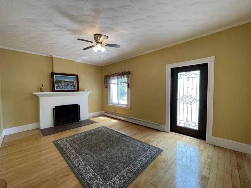 144 Bellevue St - Photo 3 of 10