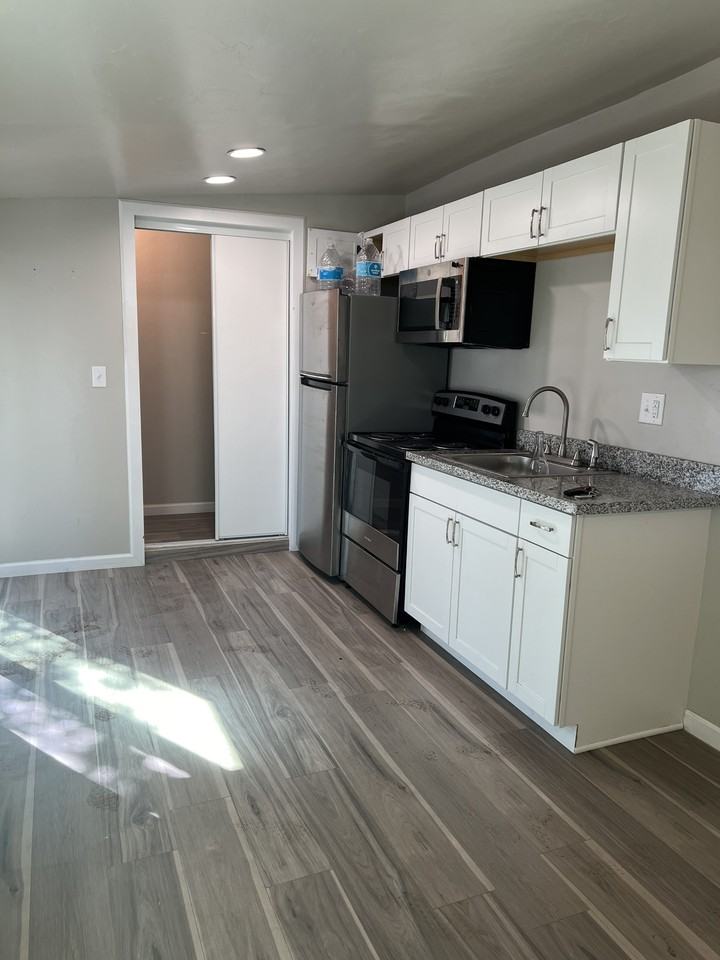 1702 // 3731 East Garden Street #2 - Photo 2 of 6