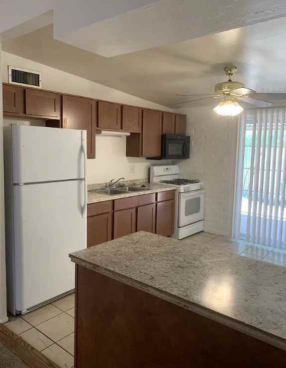 1530 // 2842 North Eastgate Drive - Photo 4 of 13