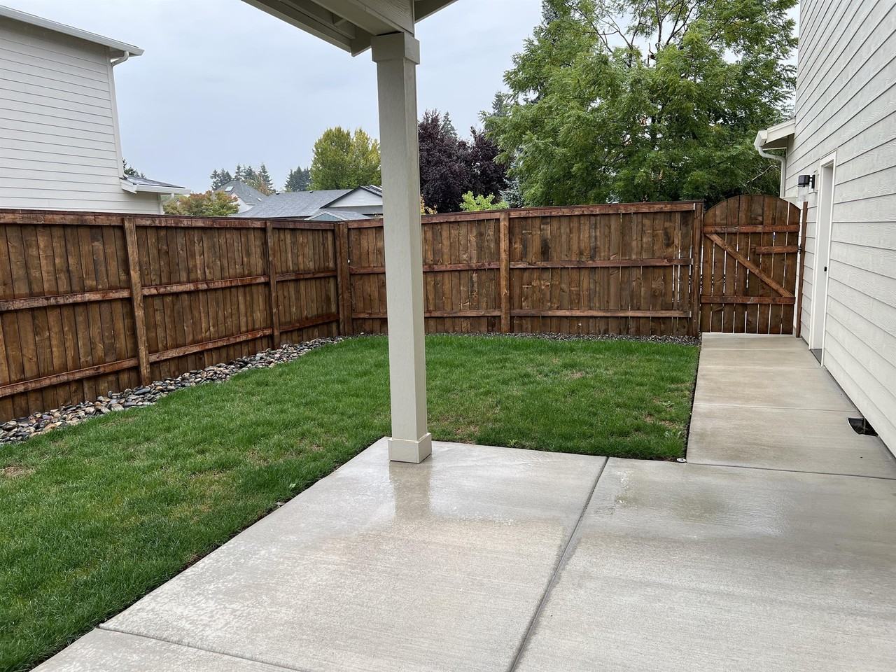 11306 Northeast 19th Avenue - Photo 2 of 17