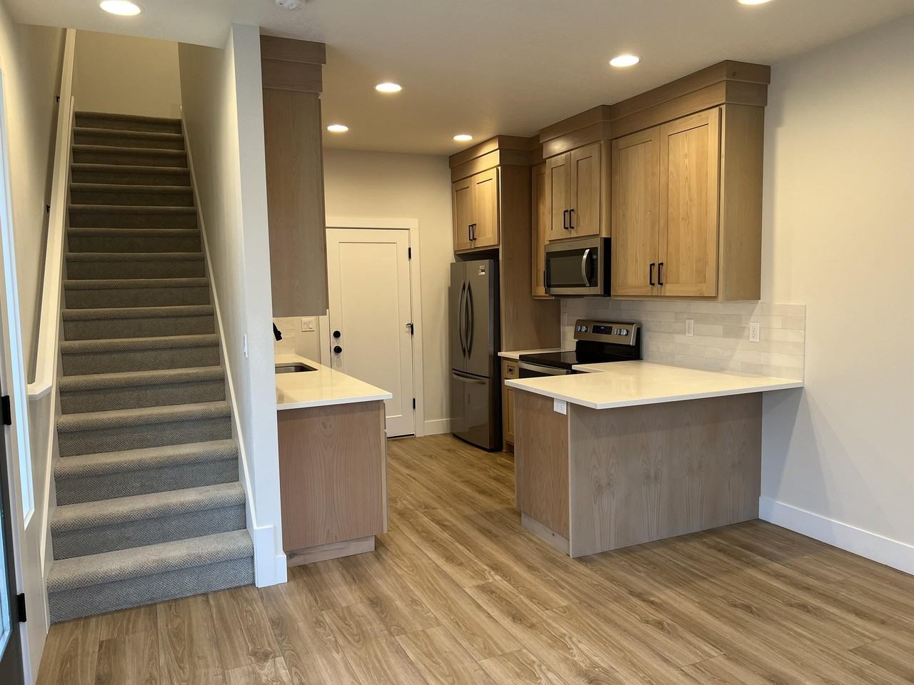 11306 Northeast 19th Avenue - Photo 6 of 17