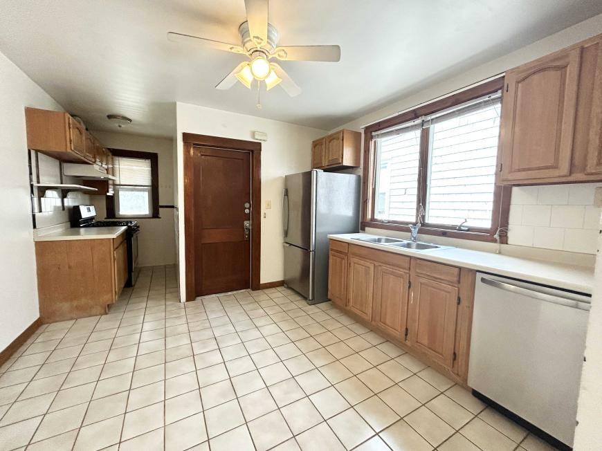 16 Romsey St - Photo 3 of 6