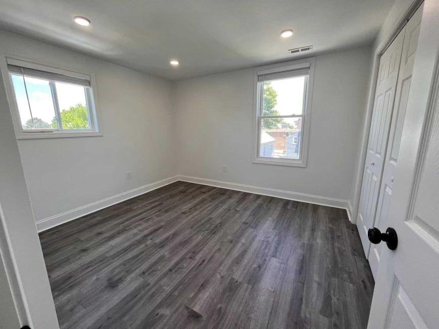 339 Lowell St - Photo 2 of 9