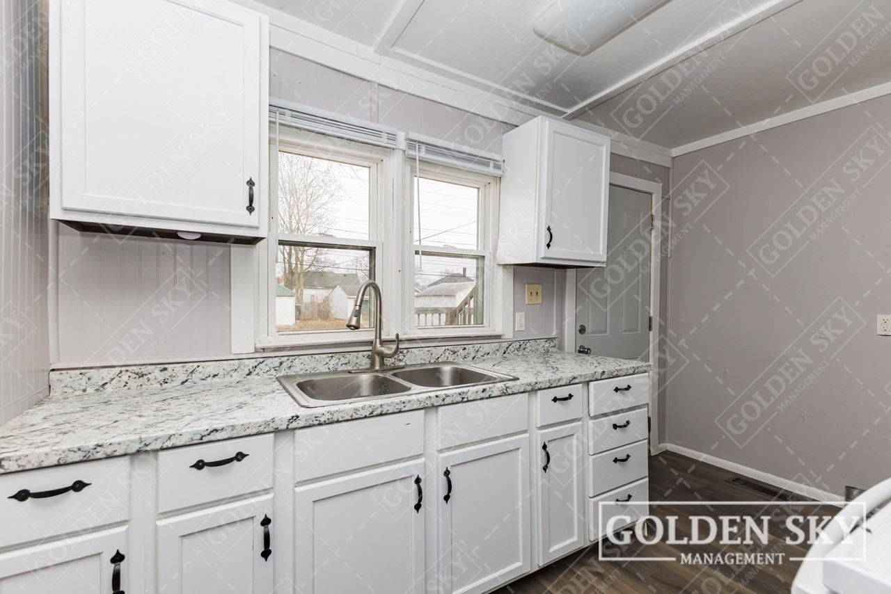 230 Kinsey Street - Unit 2 - Photo 4 of 11