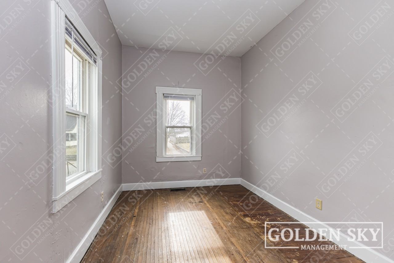 230 Kinsey Street - Unit 1 - Photo 2 of 9