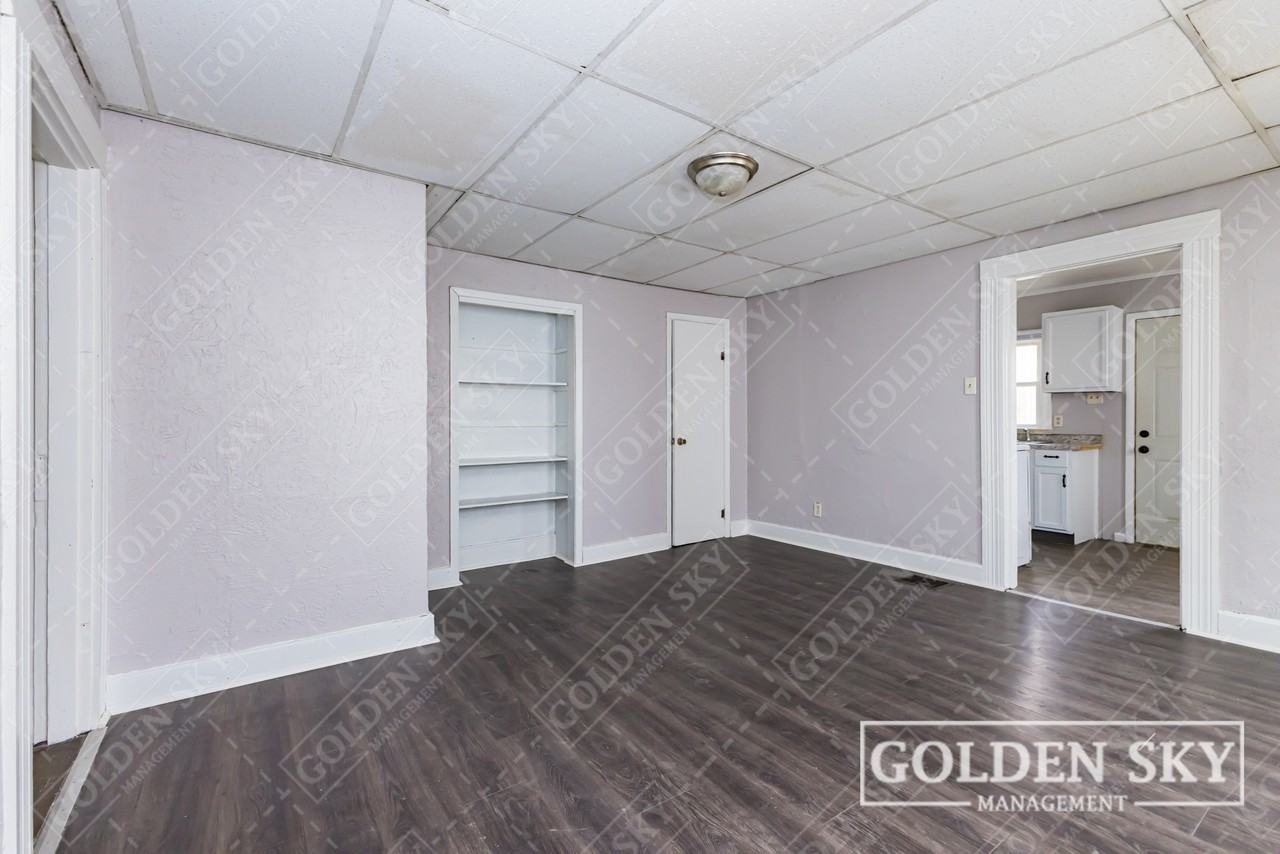 230 Kinsey Street - Unit 1 - Photo 5 of 9