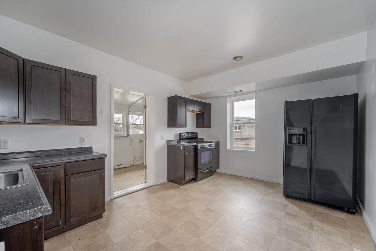 100 East Main Street - Photo 6 of 10