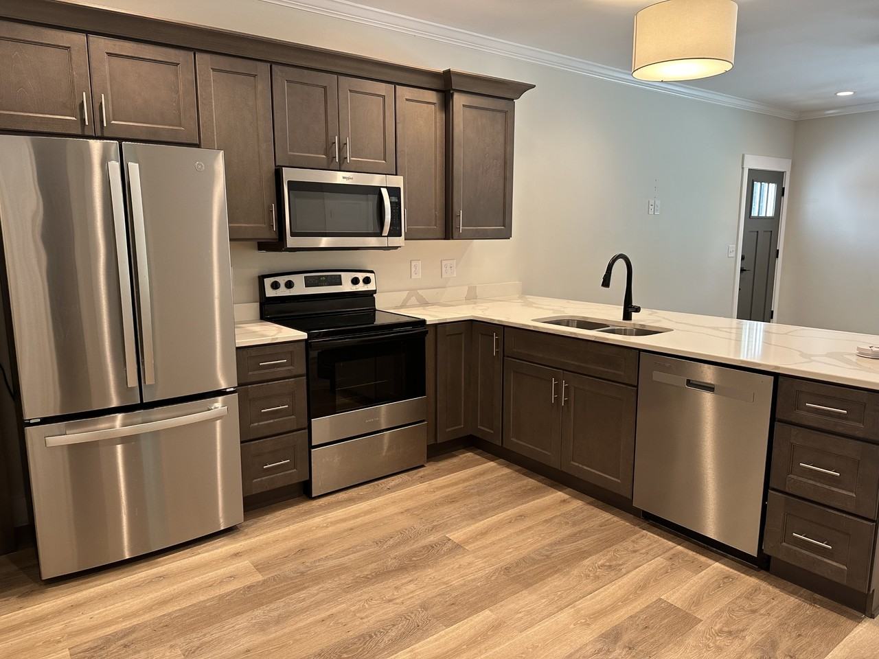 249 North Carter Street - Photo 5 of 21