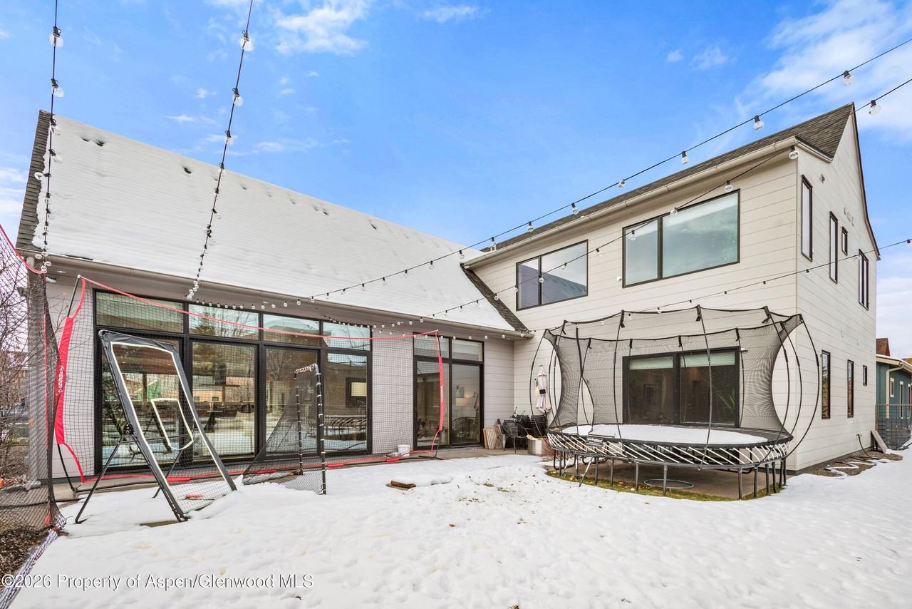 113 Valley Ct - Photo 2 of 33