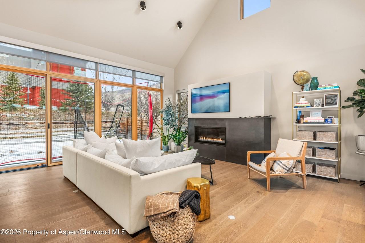 113 Valley Ct - Photo 6 of 33