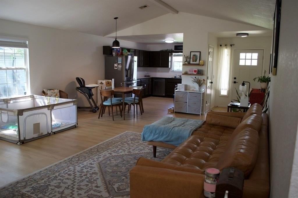 2503 Sw 10th St - Photo 2 of 13