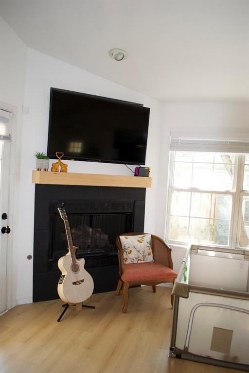 2503 Sw 10th St - Photo 4 of 13