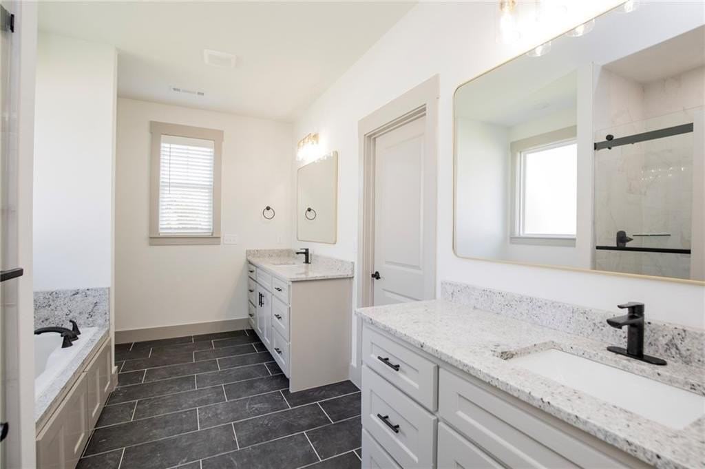 108 White Oak St - Photo 4 of 23