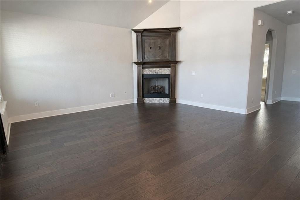 2202 Ne Steinbeck Dr - Photo 2 of 14