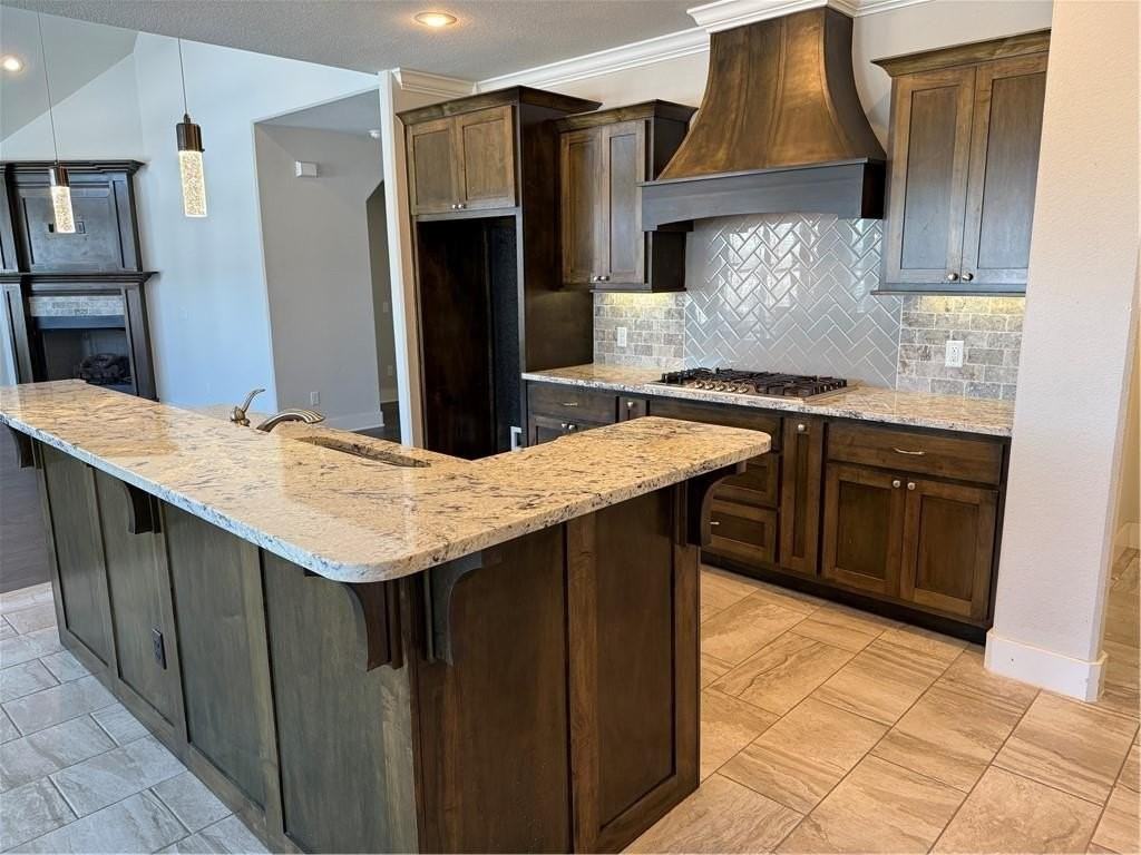 2202 Ne Steinbeck Dr - Photo 3 of 14