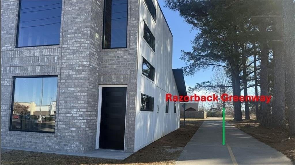 303 S Promenade Blvd - Photo 4 of 50