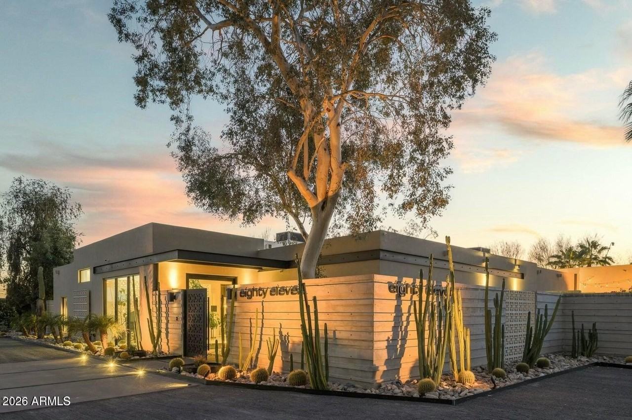 8011 E Larkspur Dr - Photo 2 of 41