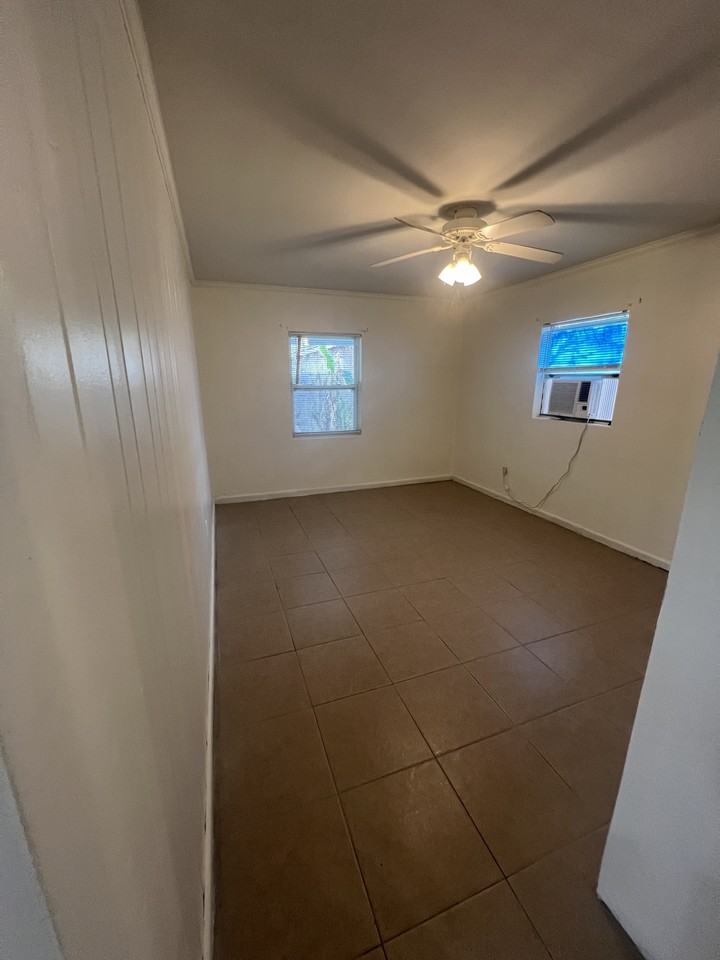 358 Palm Avenue - Photo 6 of 11