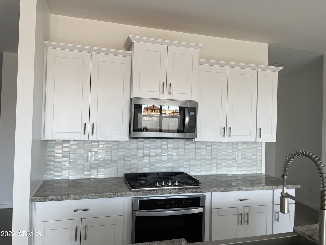 4711 S 110th Ave - Photo 2 of 30