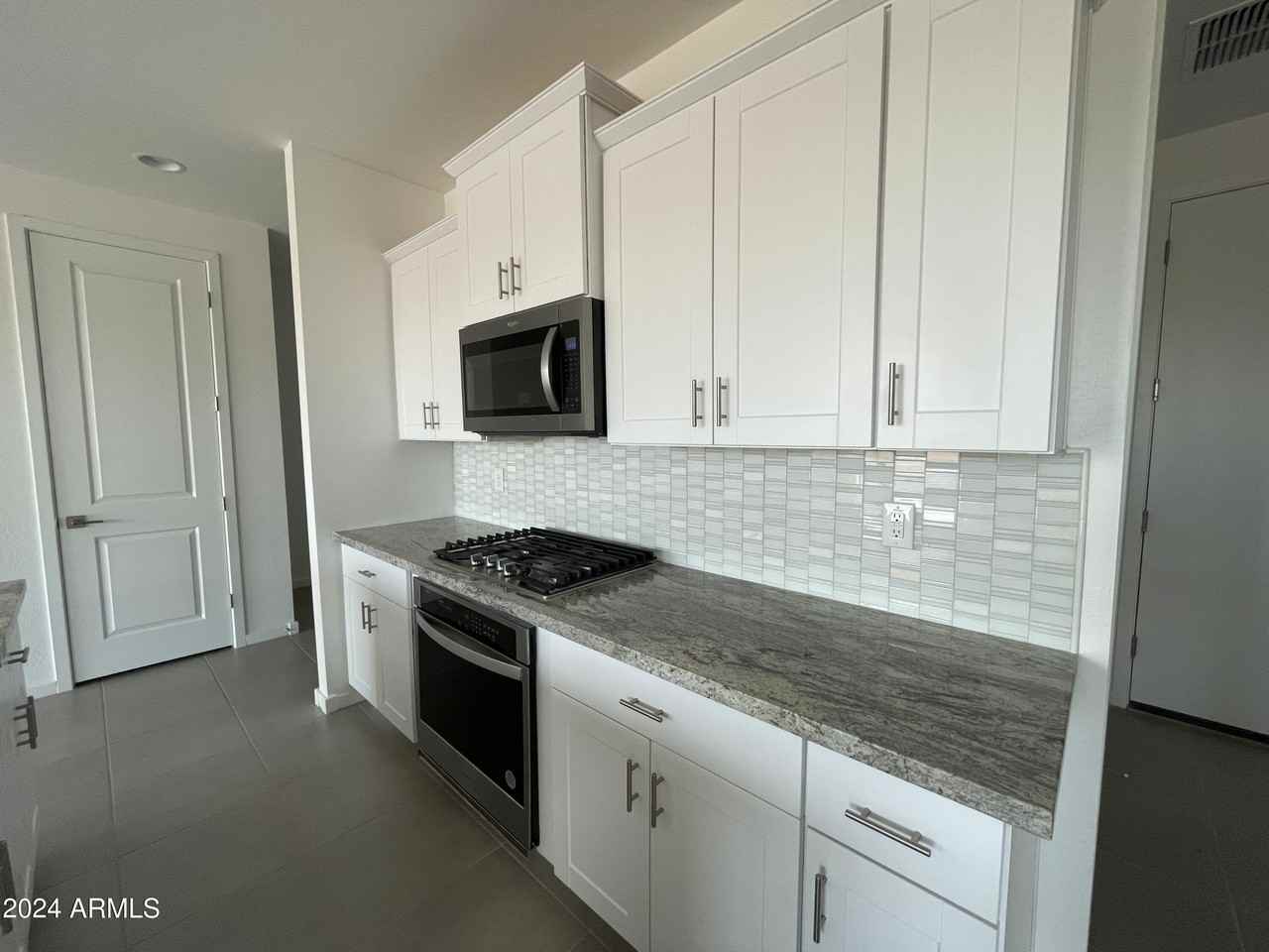 4711 S 110th Ave - Photo 6 of 30