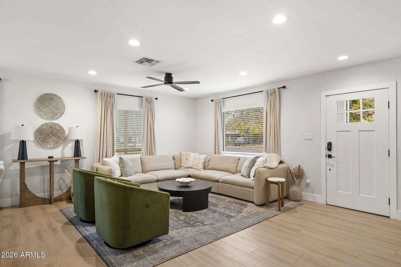 3515 E Piccadilly Rd - Photo 5 of 21