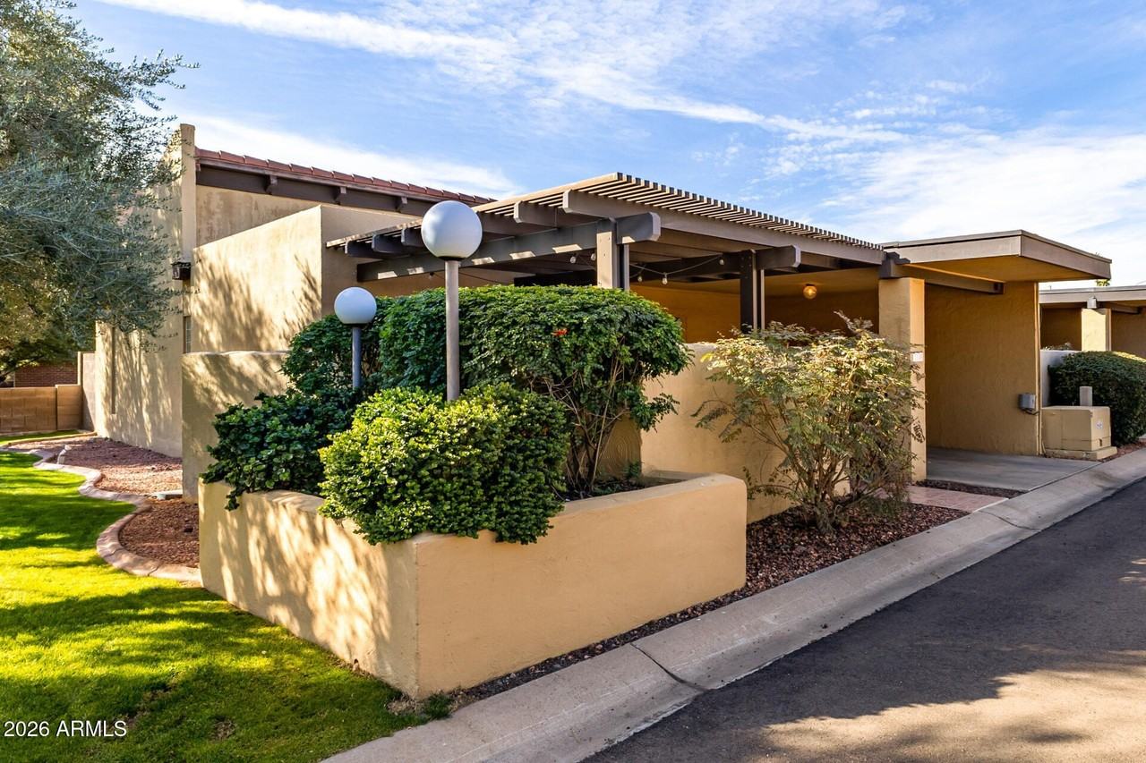 1149 E Rovey Ave - Photo 3 of 25