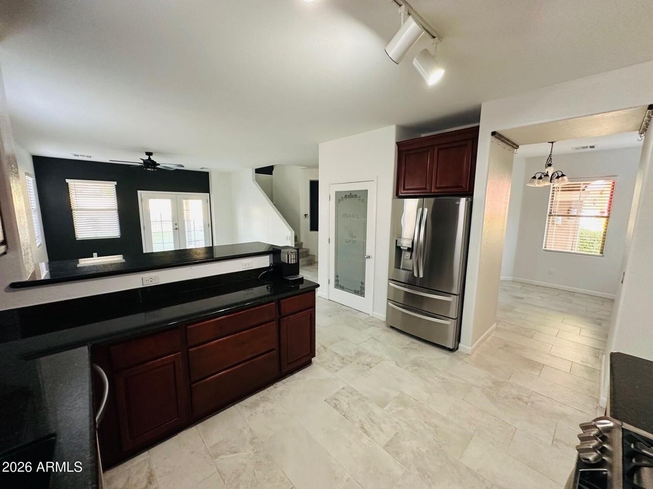 4502 E Ivanhoe St - Photo 5 of 31