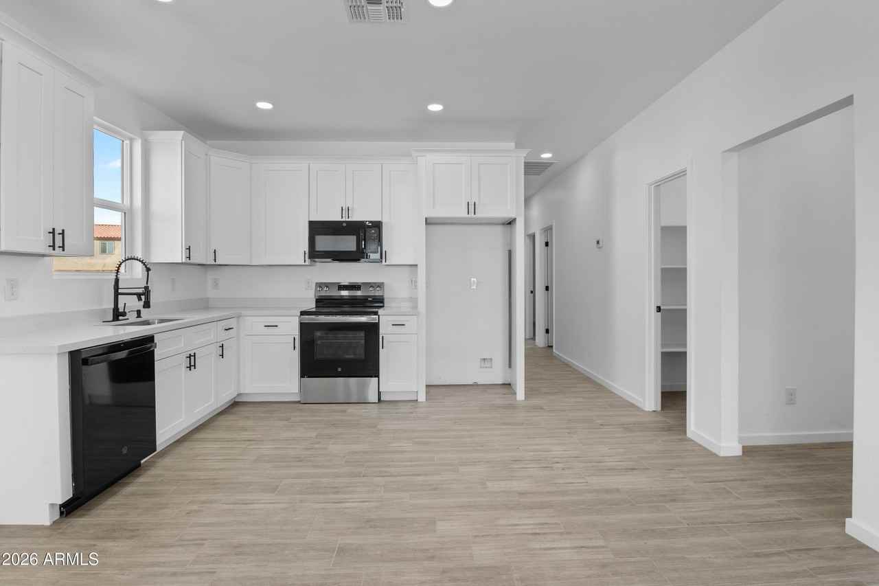 14045 S Berwick Rd - Photo 7 of 29