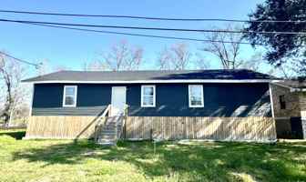 featured image of 3302 Woodcrest Ave