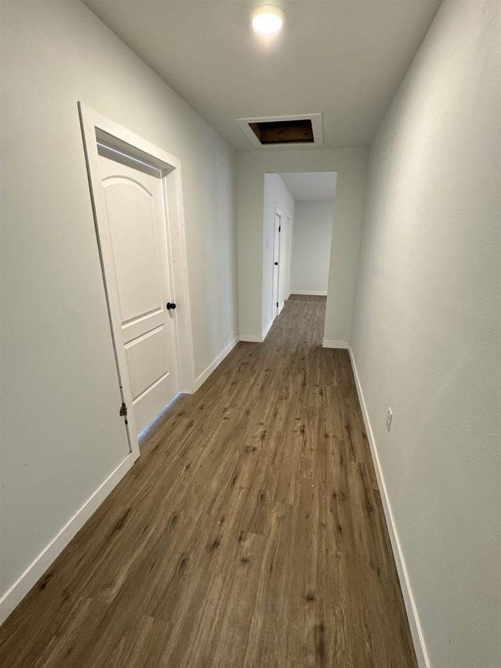 3302 Woodcrest Ave - Photo 2 of 11