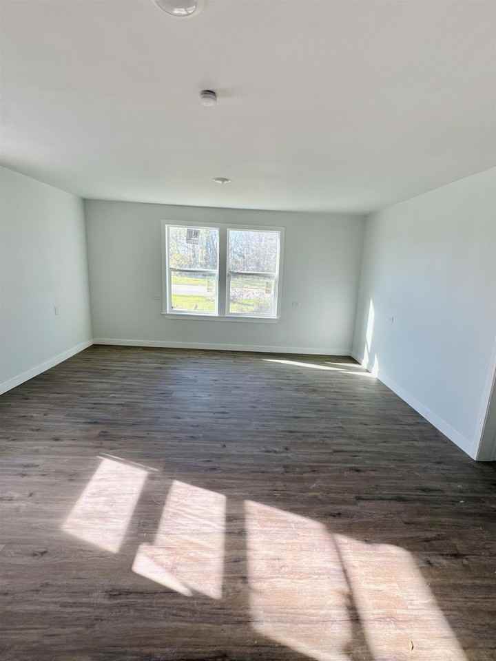 3302 Woodcrest Ave - Photo 3 of 11